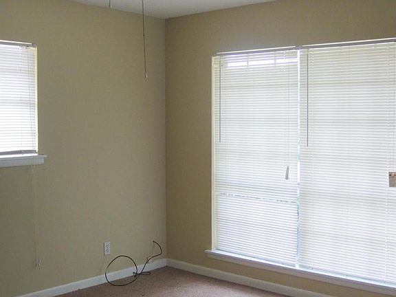 3rd image of 3032 Baffin Dr