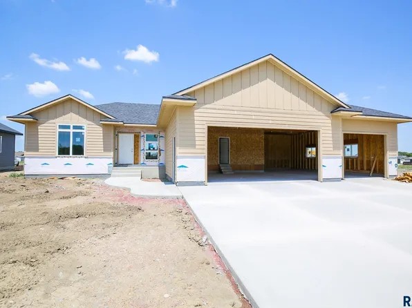 520 Highland St, Harrisburg, SD 57032
