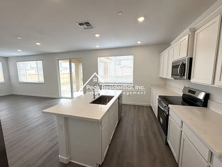 12636 Hereford Ave — Photo 8