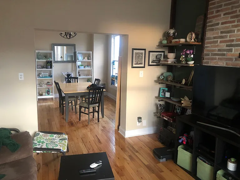 Lots of sunlight and good sight lines between rooms.