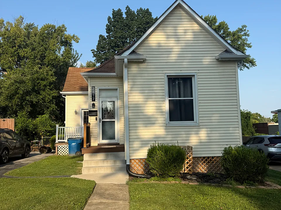 2817 Oakland Ave