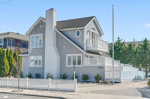 973 Ocean Ave Photo 1