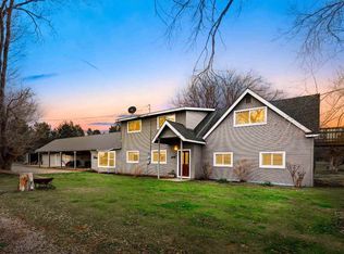 8424 Juniper Ln, Montague, CA 96064