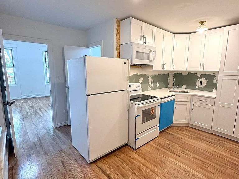 66-42 Forest Ave #3F — Photo 8