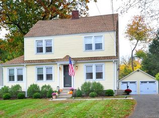 5 Simscroft Rd, Simsbury, CT 06070