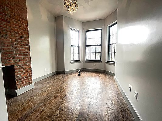 4th image of 1258 Jefferson Ave #3B