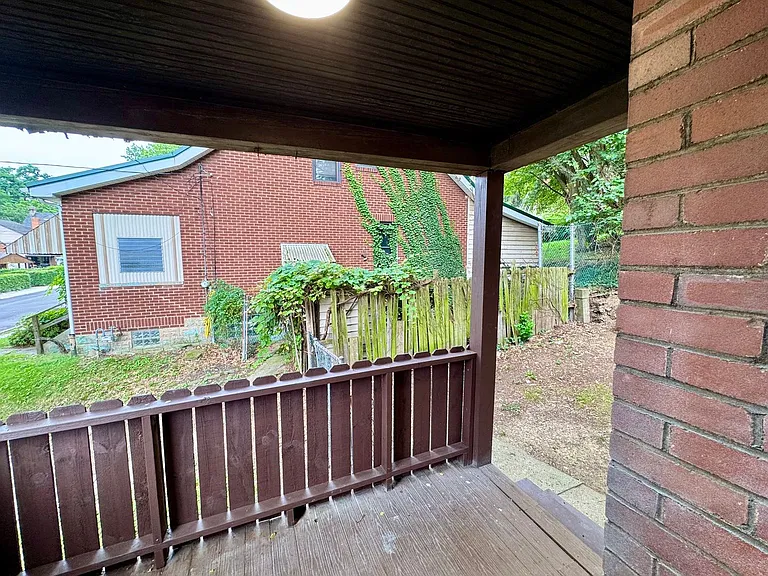 2432 Starkamp St — Photo 27