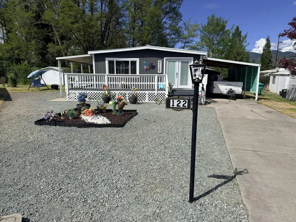 122 Parkdale Cir, Grants Pass, OR 97527