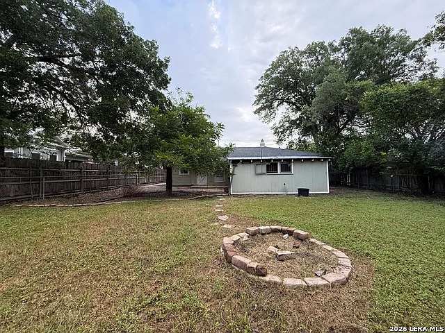555 N Union Ave — Photo 29