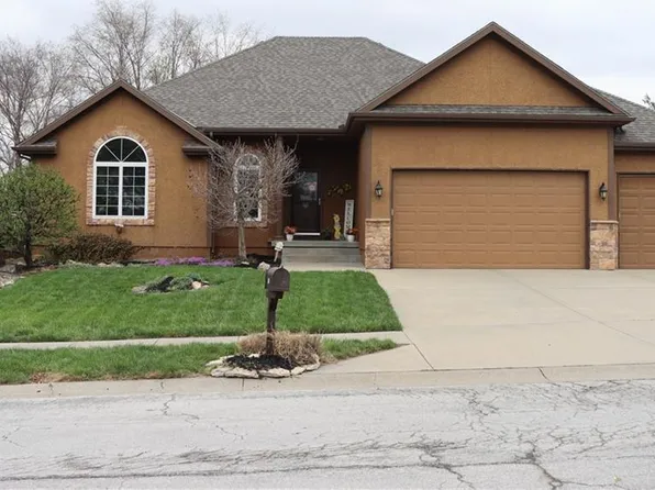 915 Englewood Dr, Kearney, MO 64060