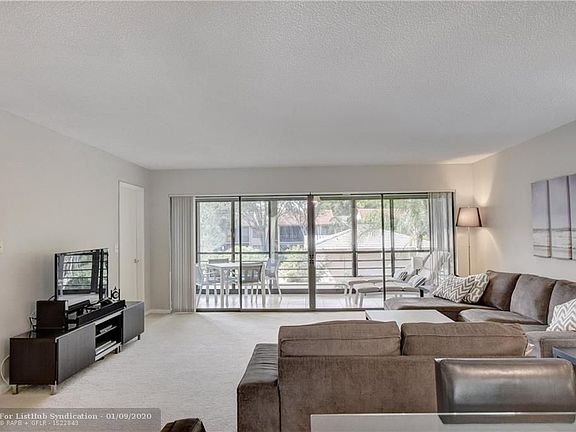 3rd image of 5505 Fairway Park Dr APT 203