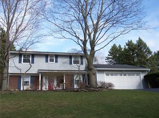 27 Hanford Way, Fairport, NY 14450