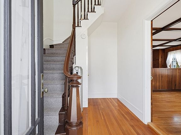 5th image of 55 Lovers Leap Ave