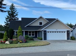 281 Prestwick Dr, Camano Island, WA 98282