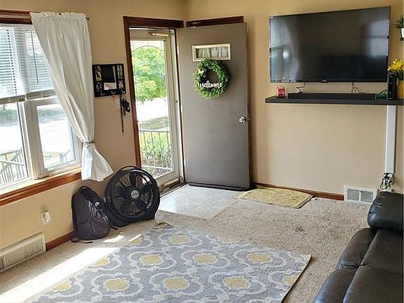 5th image of 1131 Earlwood Ave