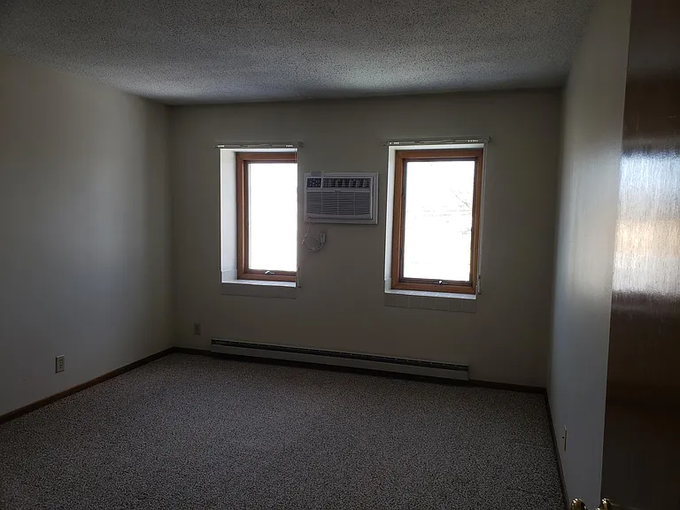 429 Dexter St — Photo 8
