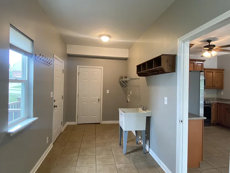 355 Vineland Place Dr — Photo 9