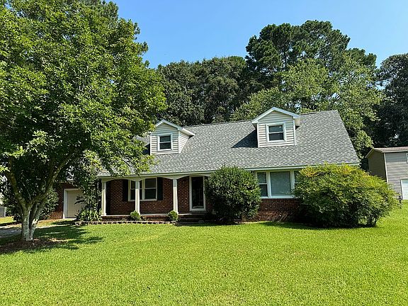 2nd image of 216 Rockledge Rd