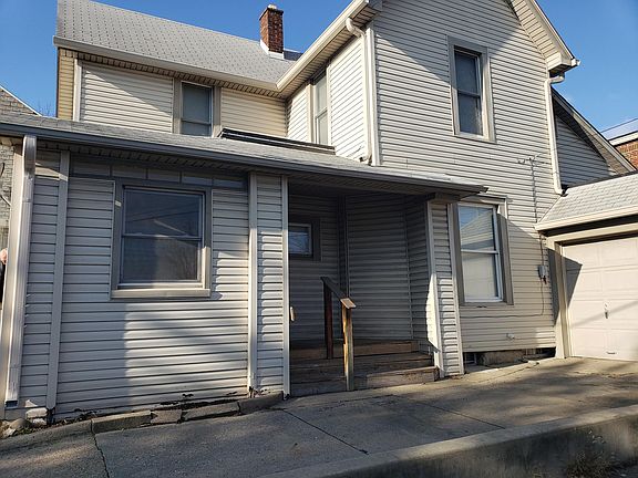 3rd image of 420 4201/2 E 14th St #2