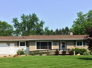 5827 Glenview Ln, Saint Cloud, MN 56303