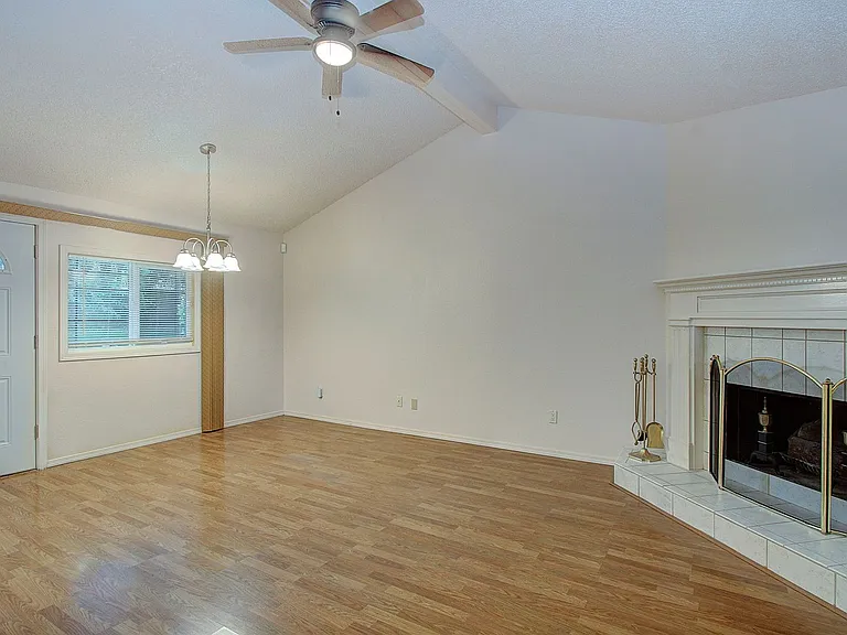 12709 NE 5th St — Photo 10