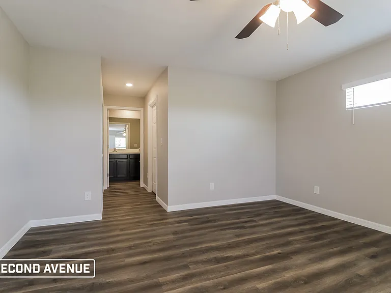 437 Reading St — Photo 9