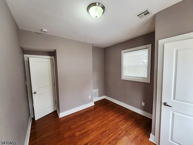 146 Hollywood Ave — Photo 14