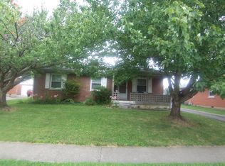 215 E Showalter Dr, Georgetown, KY 40324