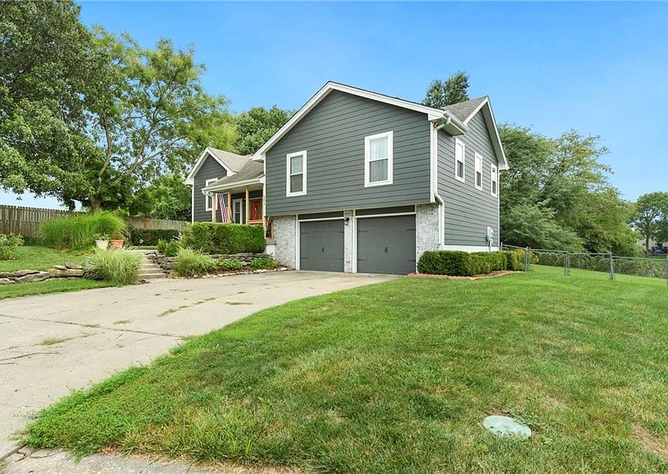 1st image of 906 Fairview Cir