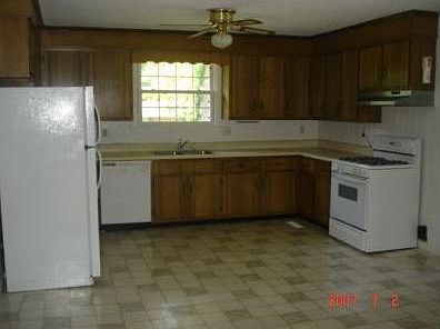 3rd image of 738 Kleeman Dr