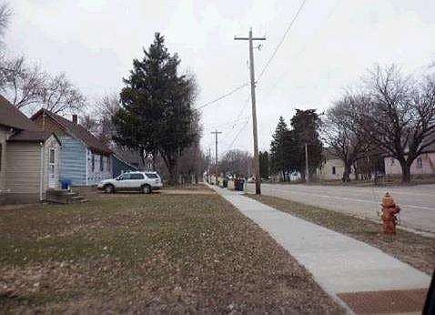 5th image of 412 Central Ave S