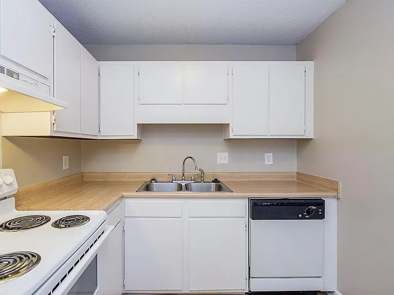 Windtree Apartment Homes — Photo 65