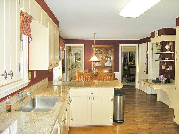 5th image of 114 Stonecrest Dr