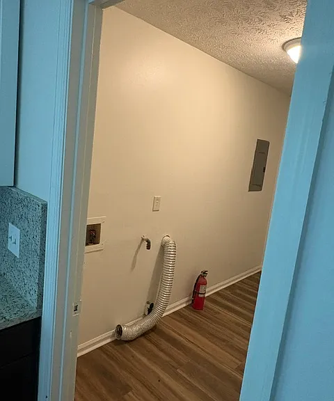 Laundry Area with Washer and Dryer Hookups