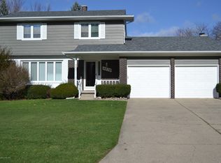 4938 Applewood Dr, Lansing, MI 48917