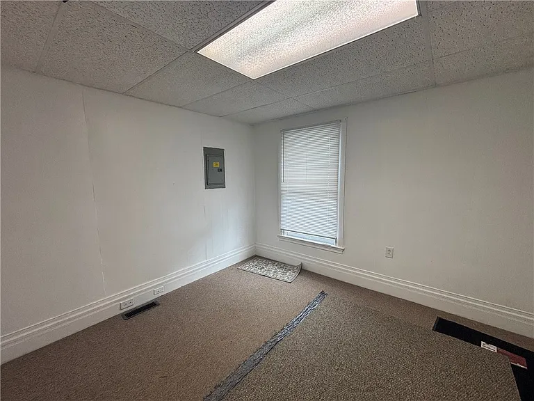 612 W Church St #B — Photo 7