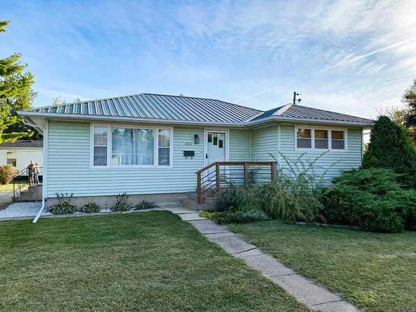 501 E 1st Ave, La Harpe, IL 61450