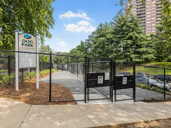 5900 Arlington Avenue image 14 of 20