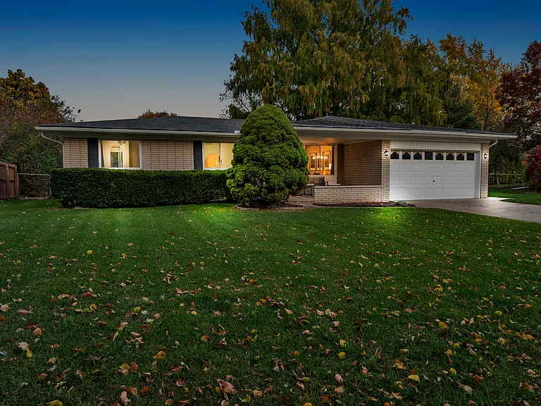 5038 Dayton Dr — Photo 50