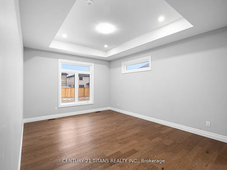 19 Tracy Dr — Photo 15