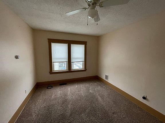 3rd image of 36 Wood Ave #1/2