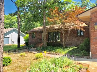 134 Holiday Island Dr, Holiday Island, AR 72631