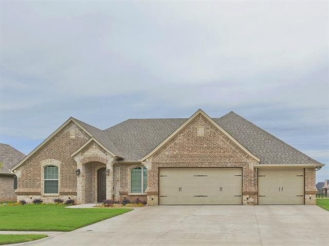 1st image of 423 River Bank Ln