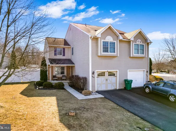 548 Meadow Ln, Pennsburg, PA 18073