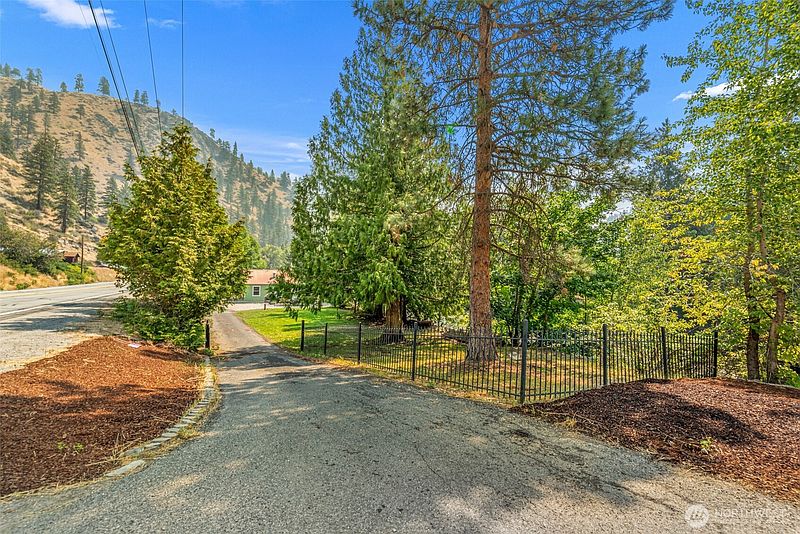2nd image of 8811 Entiat River Road