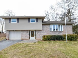 5785 Kesslersville Rd, Nazareth, PA 18064