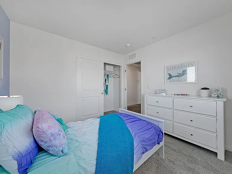3 bed, 2.5 bath, 1582 sqft, $2,400 — Photo 3