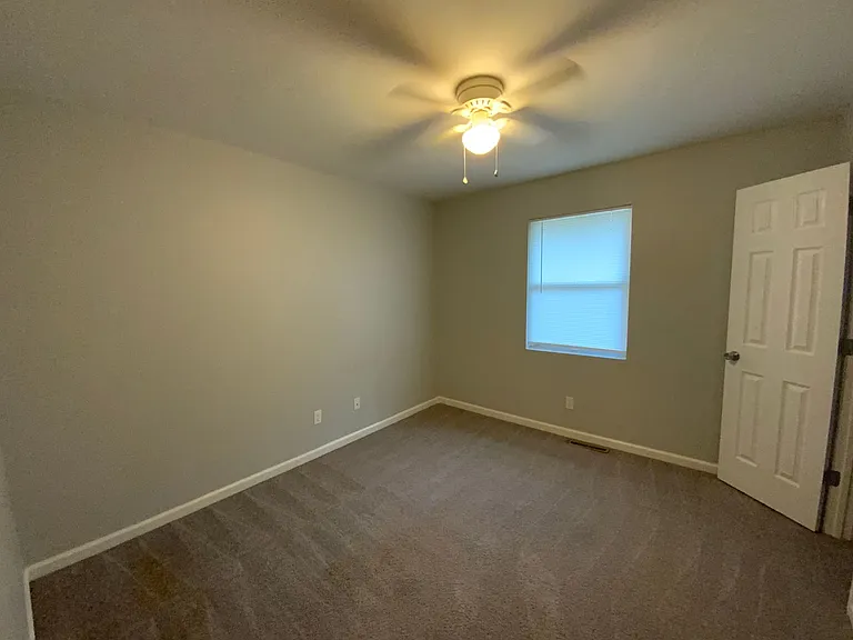 4621 - 4623 W Bainbridge Dr — Photo 20