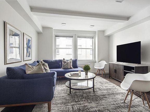 4th image of 315 E 43rd St #604