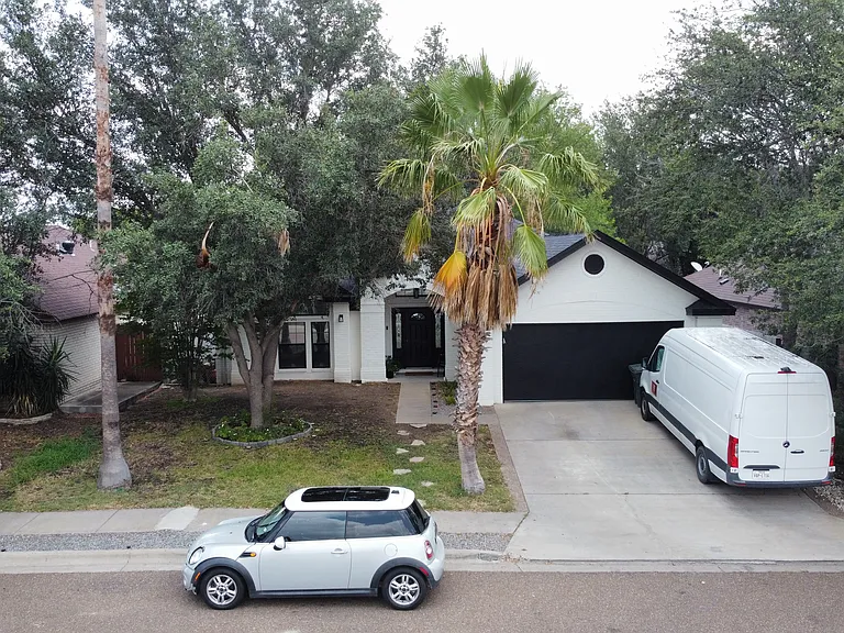 2061 Don Pascual Ln — Photo 2